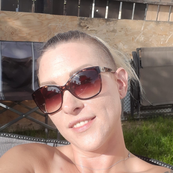 Meet your Posher, Jess - Picture 1 of 1